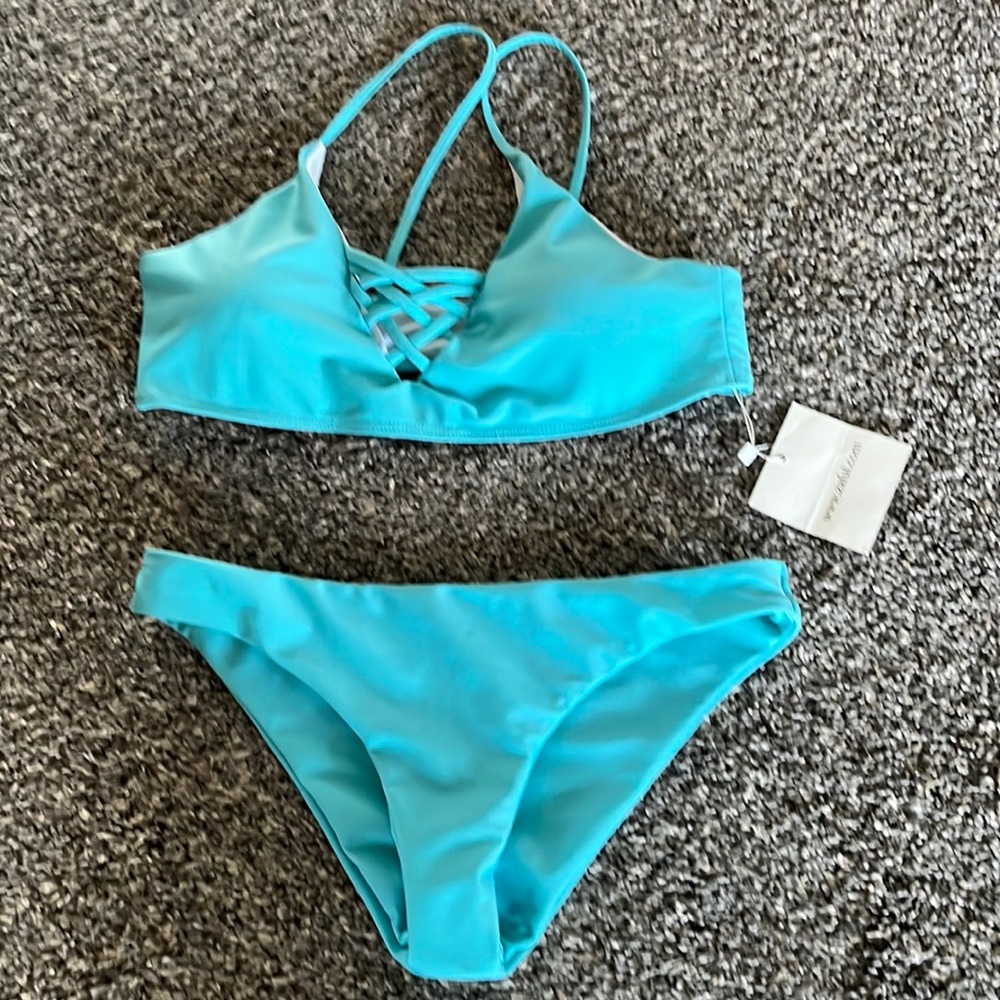 NWT Zaful Sea Foam Green Criss Cross Bikini L
